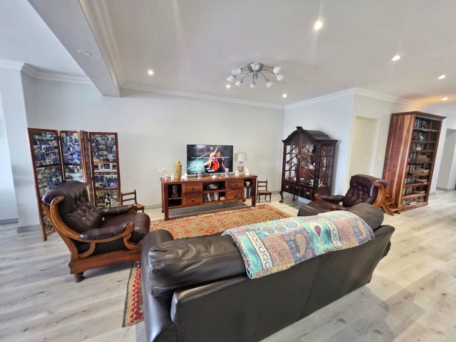12 Bedroom Property for Sale in Wilderness Central Western Cape